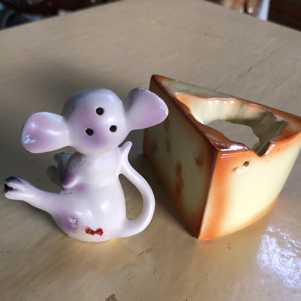 Lefton Salt and Pepper - Picture 4 of 7